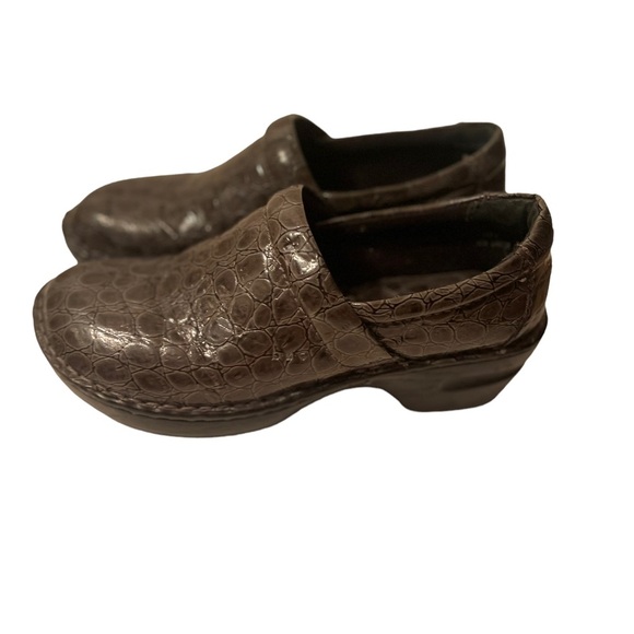 B.0.C. Born of Concept Gray Crocodile Style Slip on Clog Shoes NWOT  Size 7.5 - Picture 3 of 6